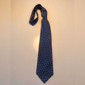 Vineyard Vines Blue Starburst Silk Tie! Like new! Compass!